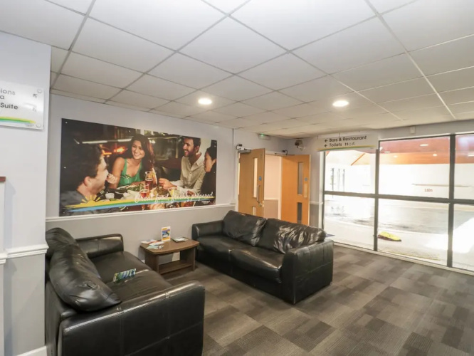 15 Amberwood