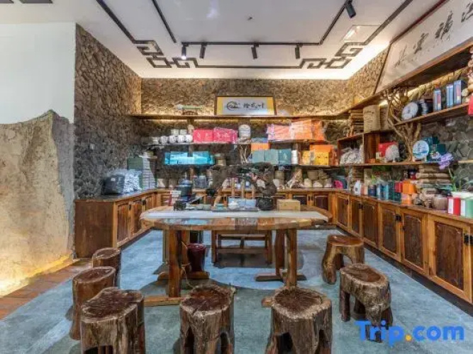 Pu'er River Hotel