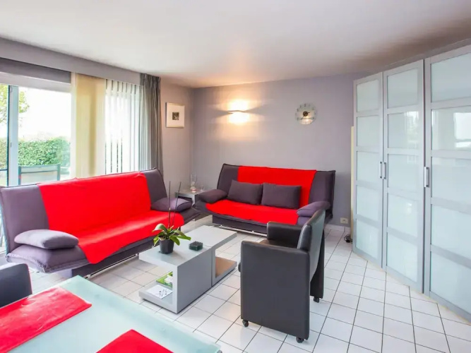 Apartment With Spacious Terrace