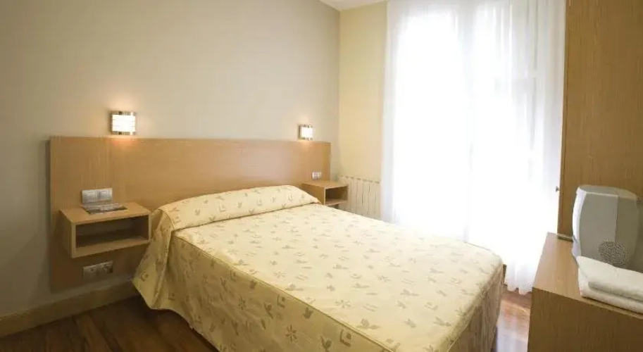 Roquefer Bilbao Central Rooms