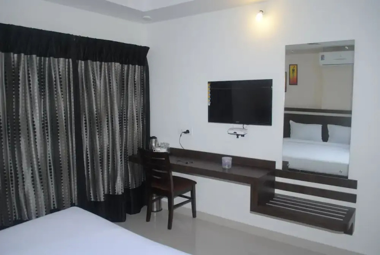 Hotel Raj Residency