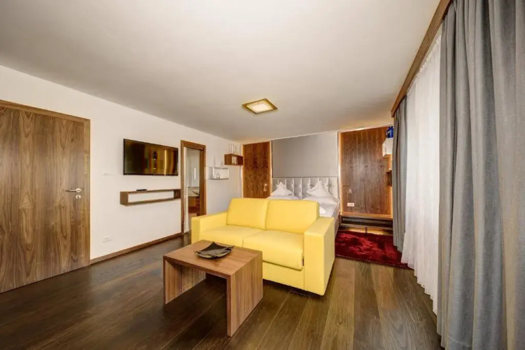 Ruster Resort