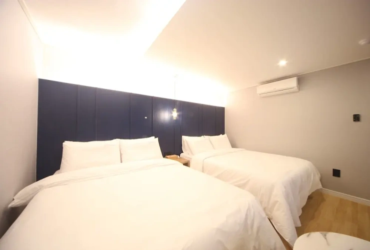 Premium Sextuple room