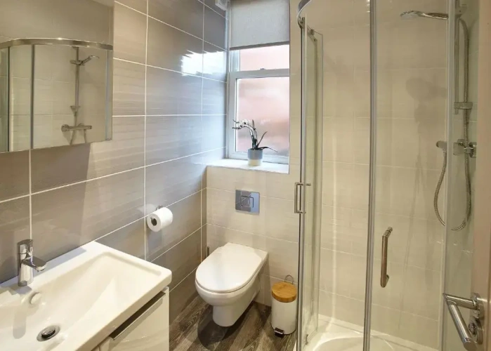2 Bedrooms Apartment