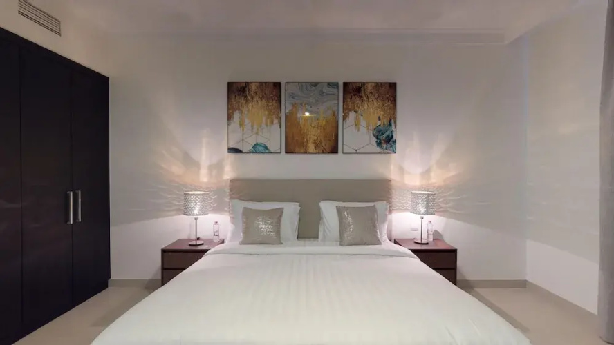 Lux BnB Dubai Creek Residences