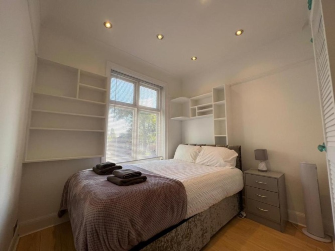 4 Bedrooms Cottage