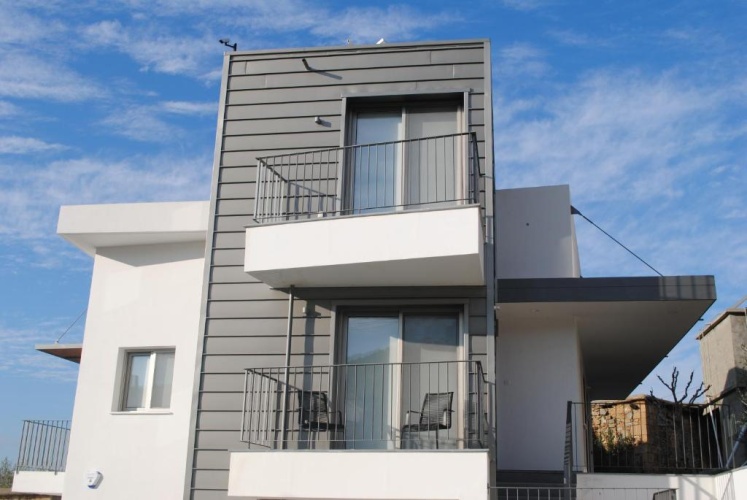 1 Bedroom Apartment with mountain view