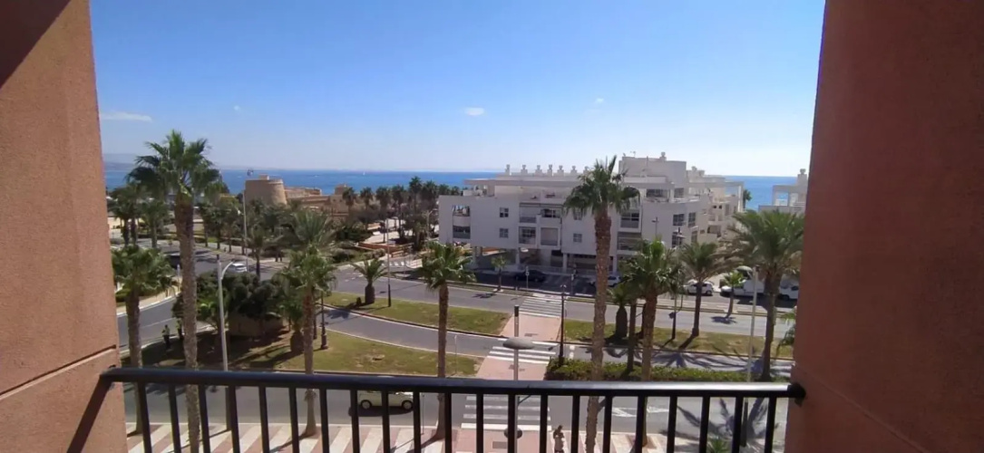 Apartamento Roquetas playa con WIFI