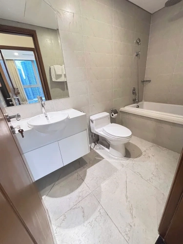 1 Bedroom Luxury Apartment with city view