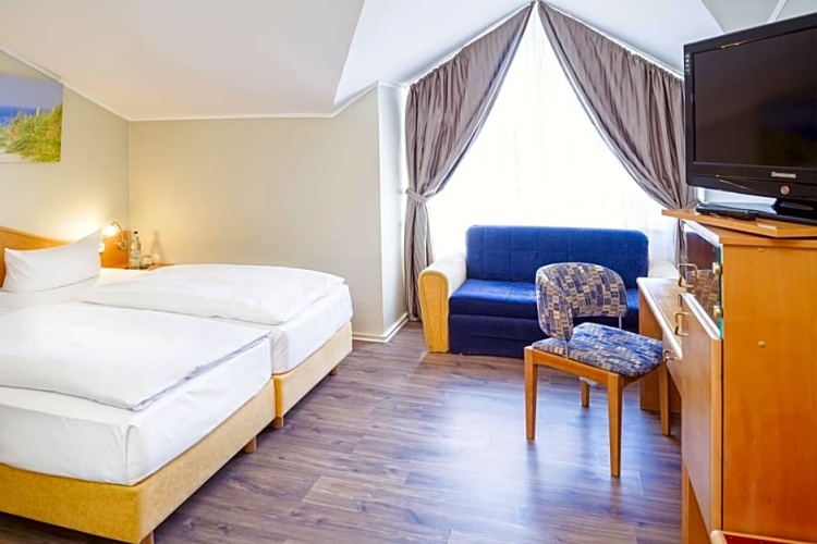 Standard Double room with garden view
