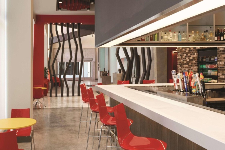 Radisson RED Miami Airport photo 12