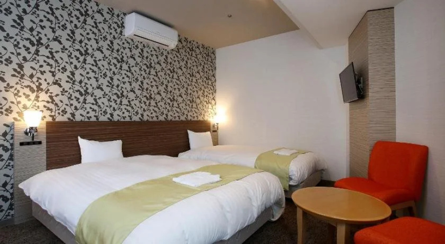 Hotel Crystal Plaza