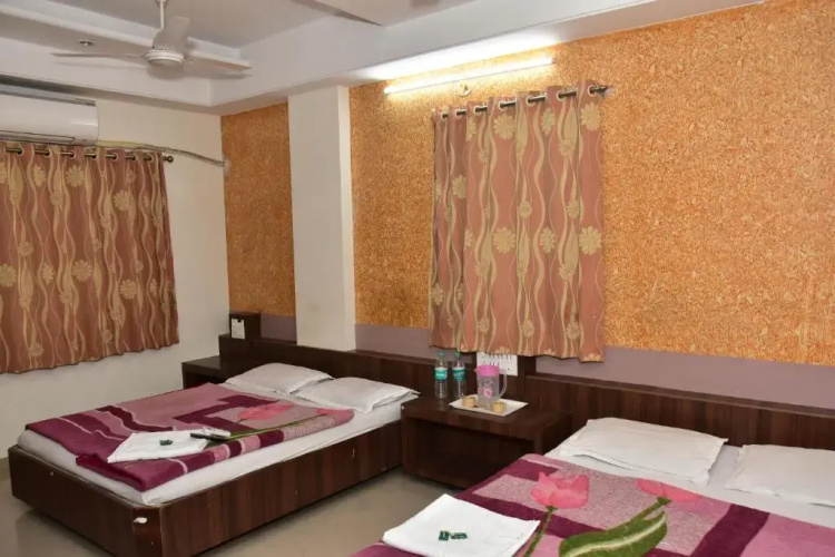 Hotel sai dhyan