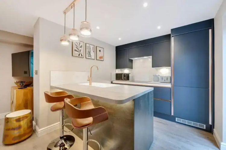 Host Apartments The Pilgrim Coach House II
