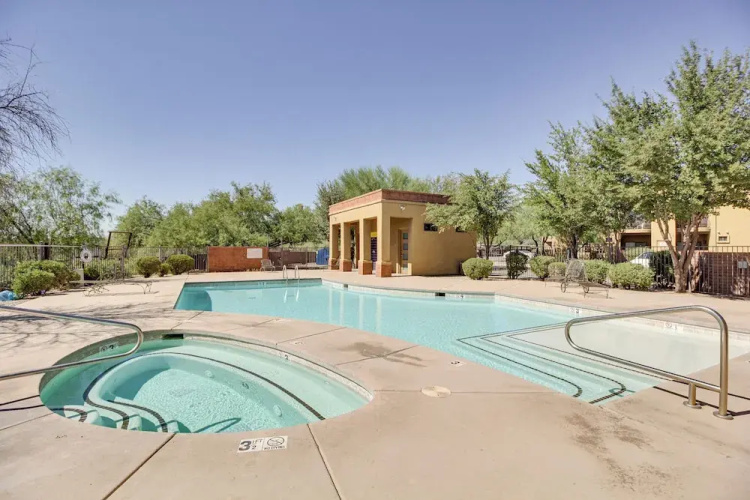 Central Tucson Condo w/ Community Pool + Hot Tub!
