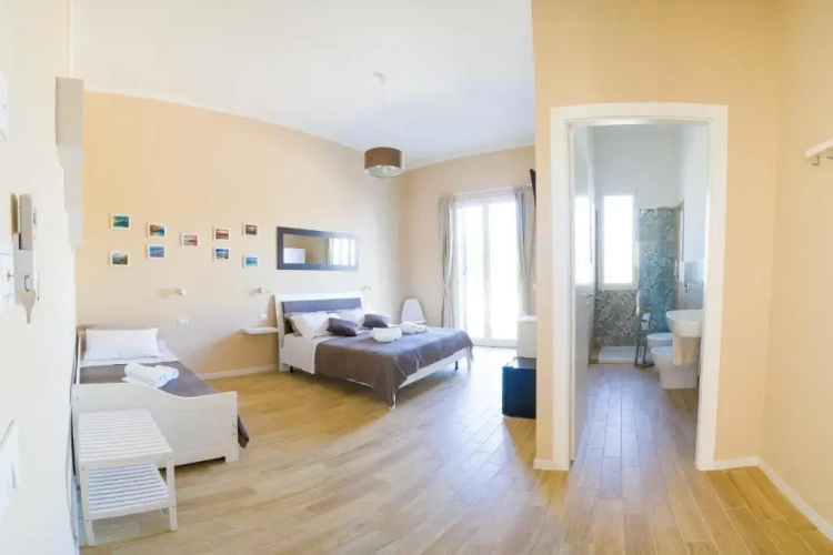 Standard Triple room