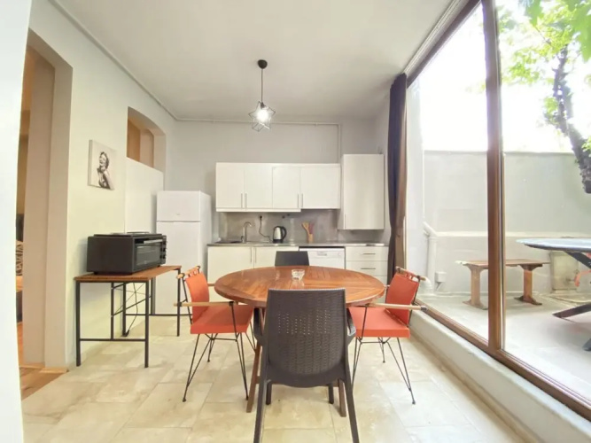 Flat With Backyard Close to Galata Tower