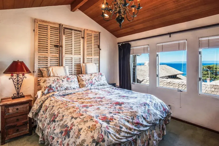 3263 Villa by the Sea