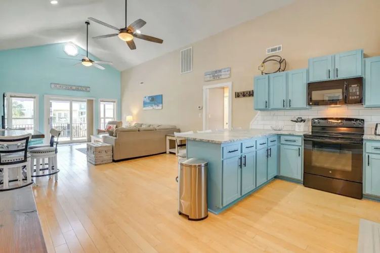Walk to Surfside Beach: Poolside Oasis