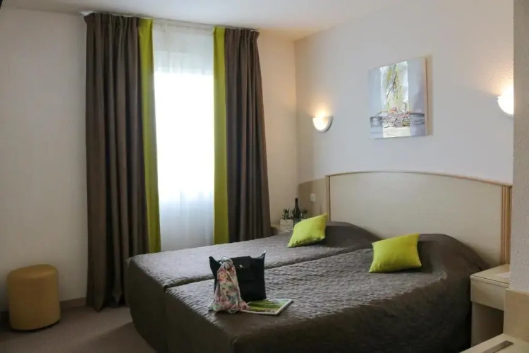 Standard Single room with garden view