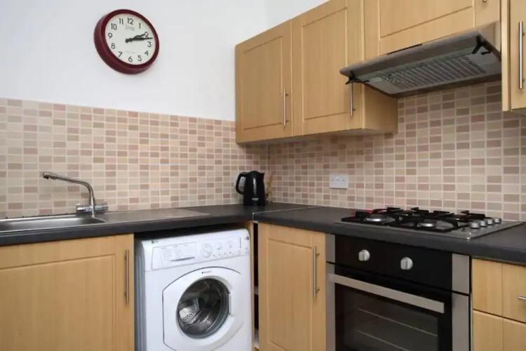 2 Bedroom Bruntsfield Apartment
