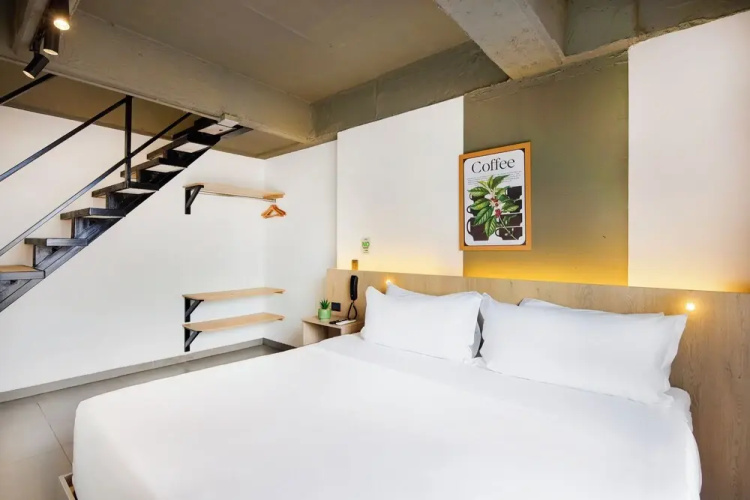 Hotel Attic 33