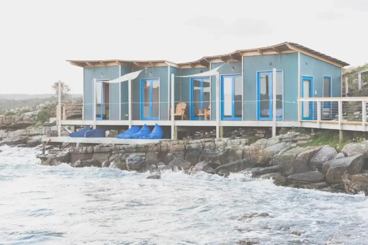 5 Bedrooms Cottage