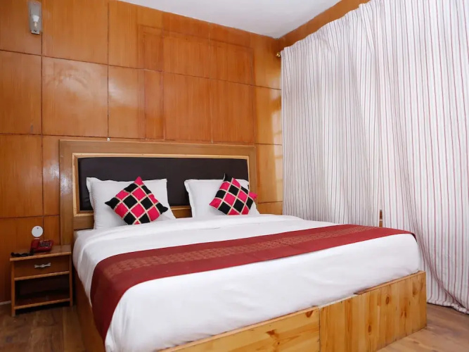 OYO 13759 Hotel Galwan Palace