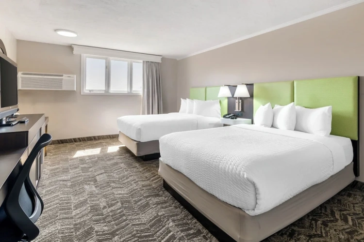 Standard Quadruple room with river view