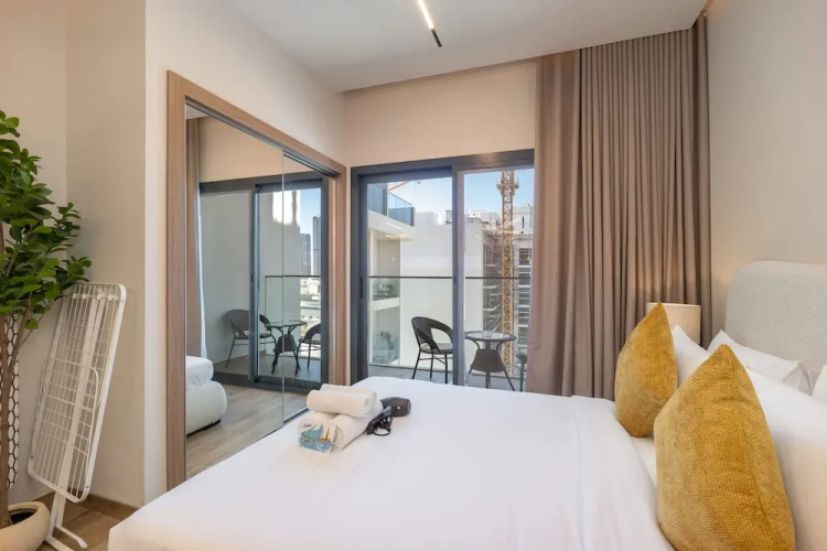 Classic Flat in JVC That Sleeps 2