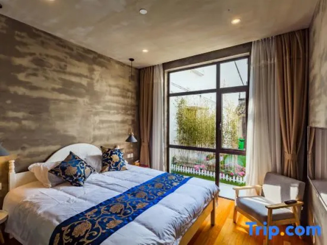 blue hotel
