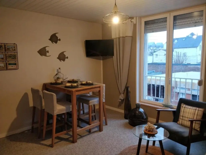 2 Bedrooms Apartment