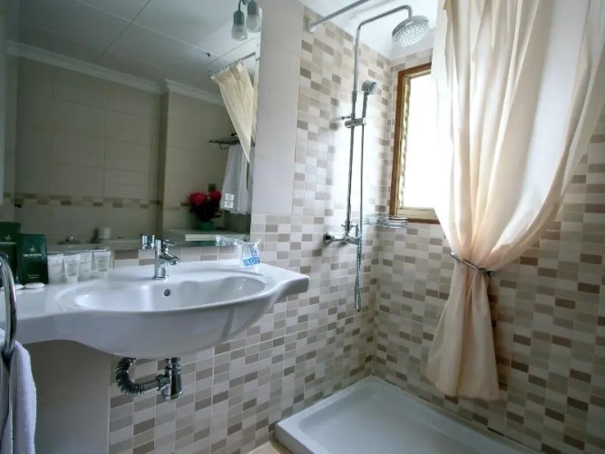 2 Bedrooms Quadruple Apartment with balcony