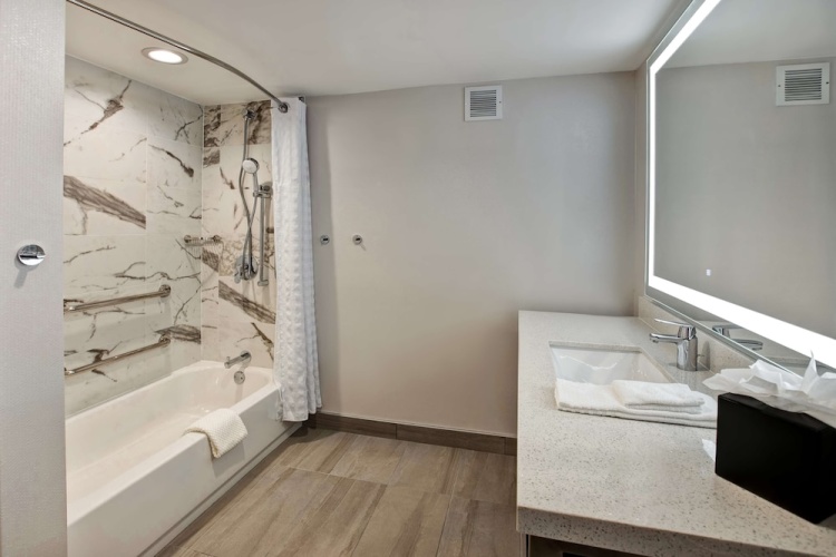 Embassy Suites by Hilton Oklahoma City Northwest photo 10