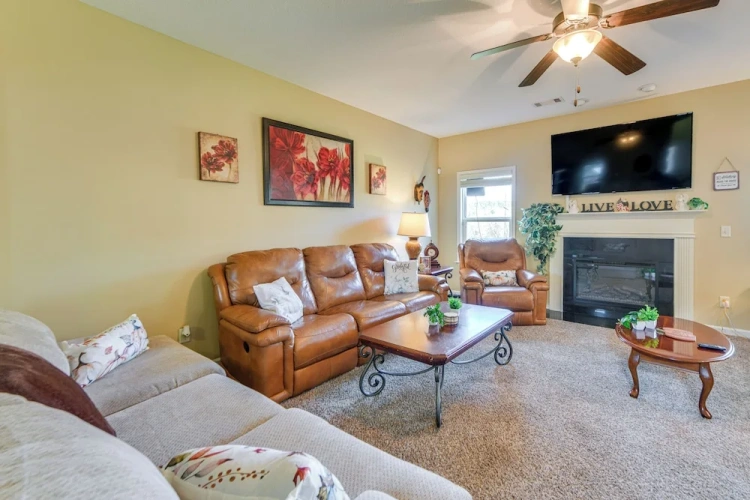 5 Bedrooms Cottage