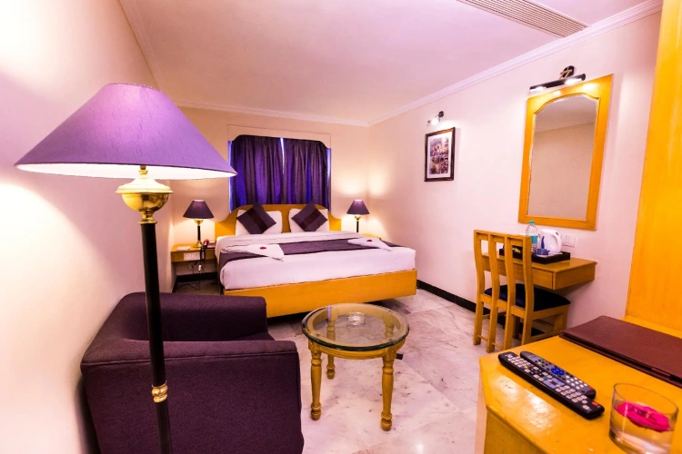 Standard Double room with view