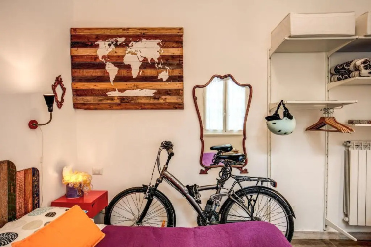 Free Bike in Urban Chic Studio - by BRAVE