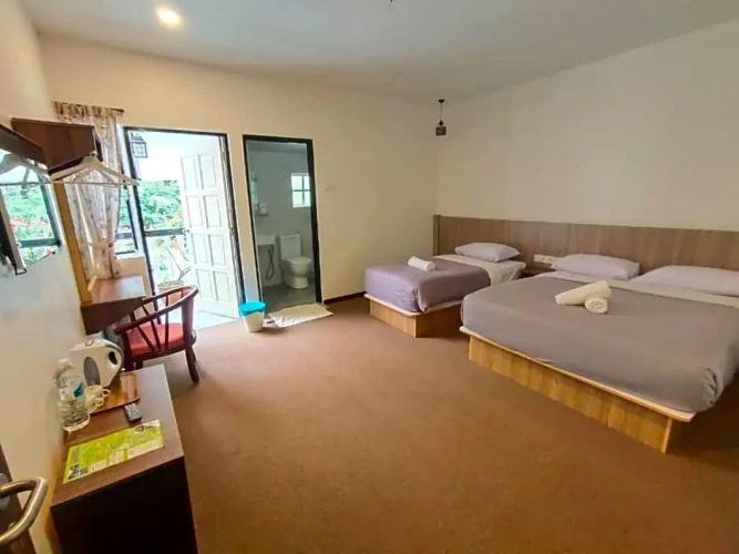 Standard Triple room