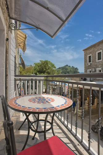 Piazza Apartments 2