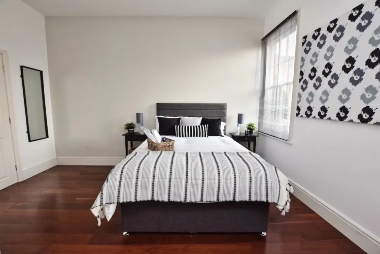 Derby 2 Bed House - University & City