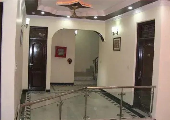 Agra Mahal