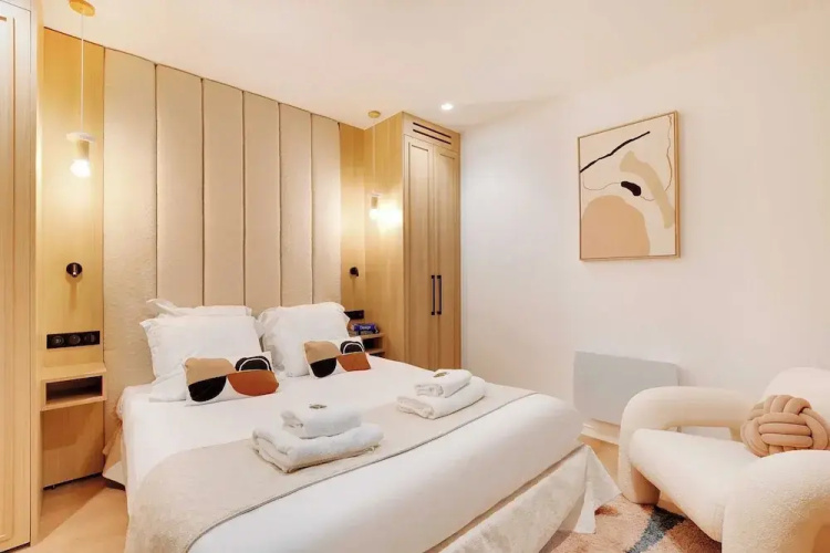 Authentic Apartment - 3br/6p - Moulin Rouge