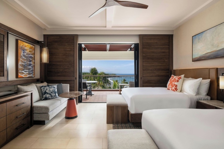 Deluxe Quadruple room with balcony and oceanfront
