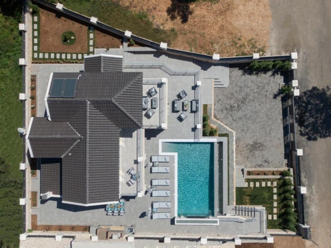 3 Bedrooms Villa