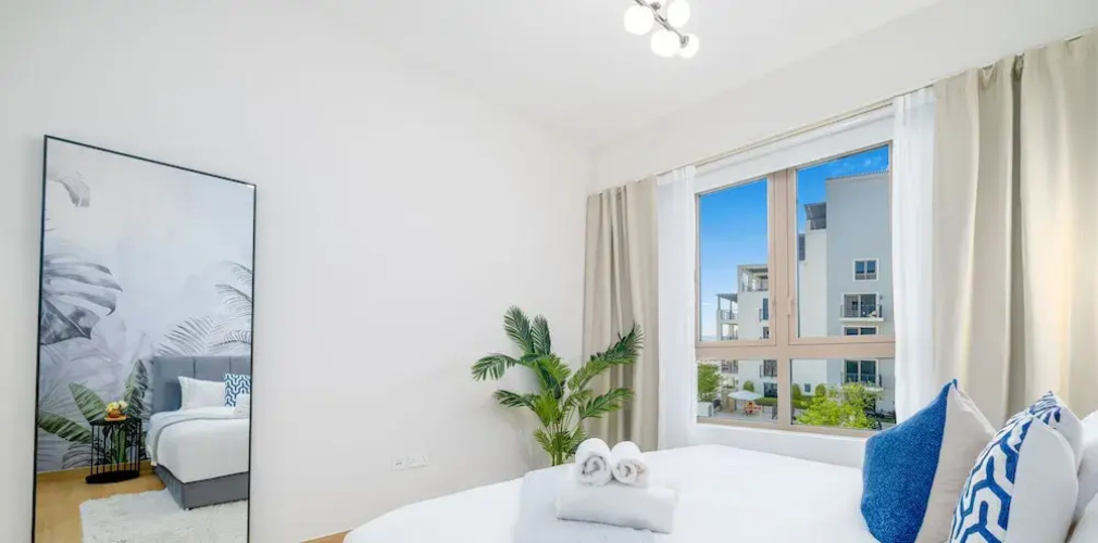 LUX  The Le Pont Sea View Suite