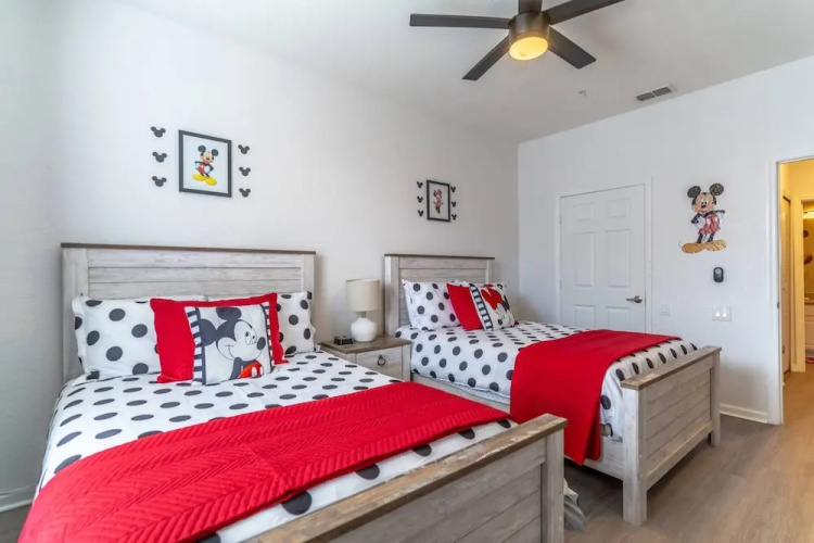 2821 Windsor Hills