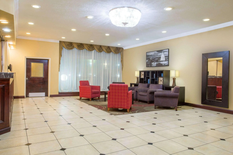 Days Inn by Wyndham Washington DC/Gateway