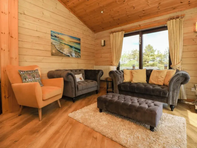 Moonlake Lodge