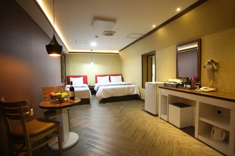 Standard Triple Family room