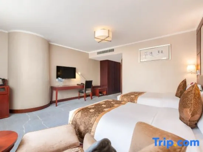 Premier Twin room with garden view